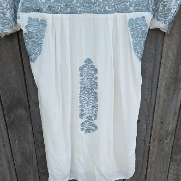 Buddy Love White and Blue Lace Dress - Picture 4 of 7